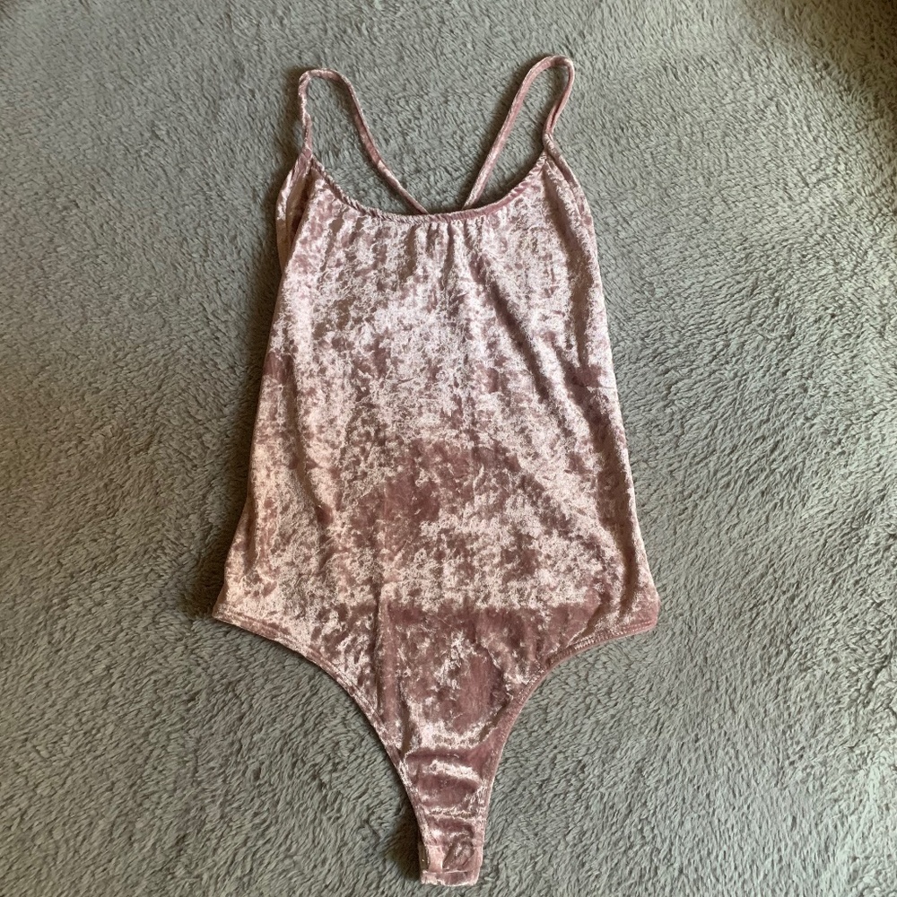 baby pink velvet L. A. HEARTS open back body suit.
